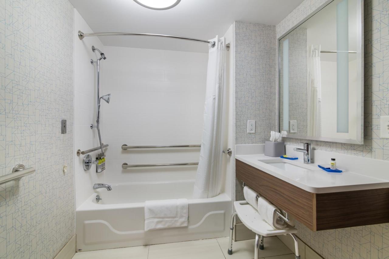 Holiday Inn Express - Plymouth By Ihg Zewnętrze zdjęcie